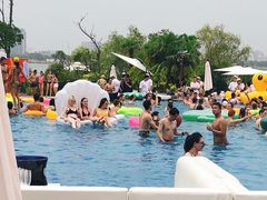 -上海滴水湖皇冠假日酒店