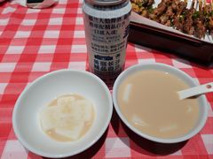 -罗霸蛮老岳阳大排档·鲜货烧烤·土吊子煨砂锅烧菜
