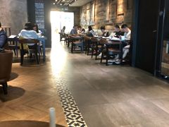 大堂-星巴克(上海虹桥南丰城办公楼店)