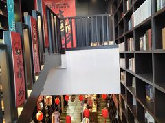 -钟书阁(松江泰晤士小镇店)