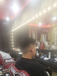 -东方先生国潮男士理发馆