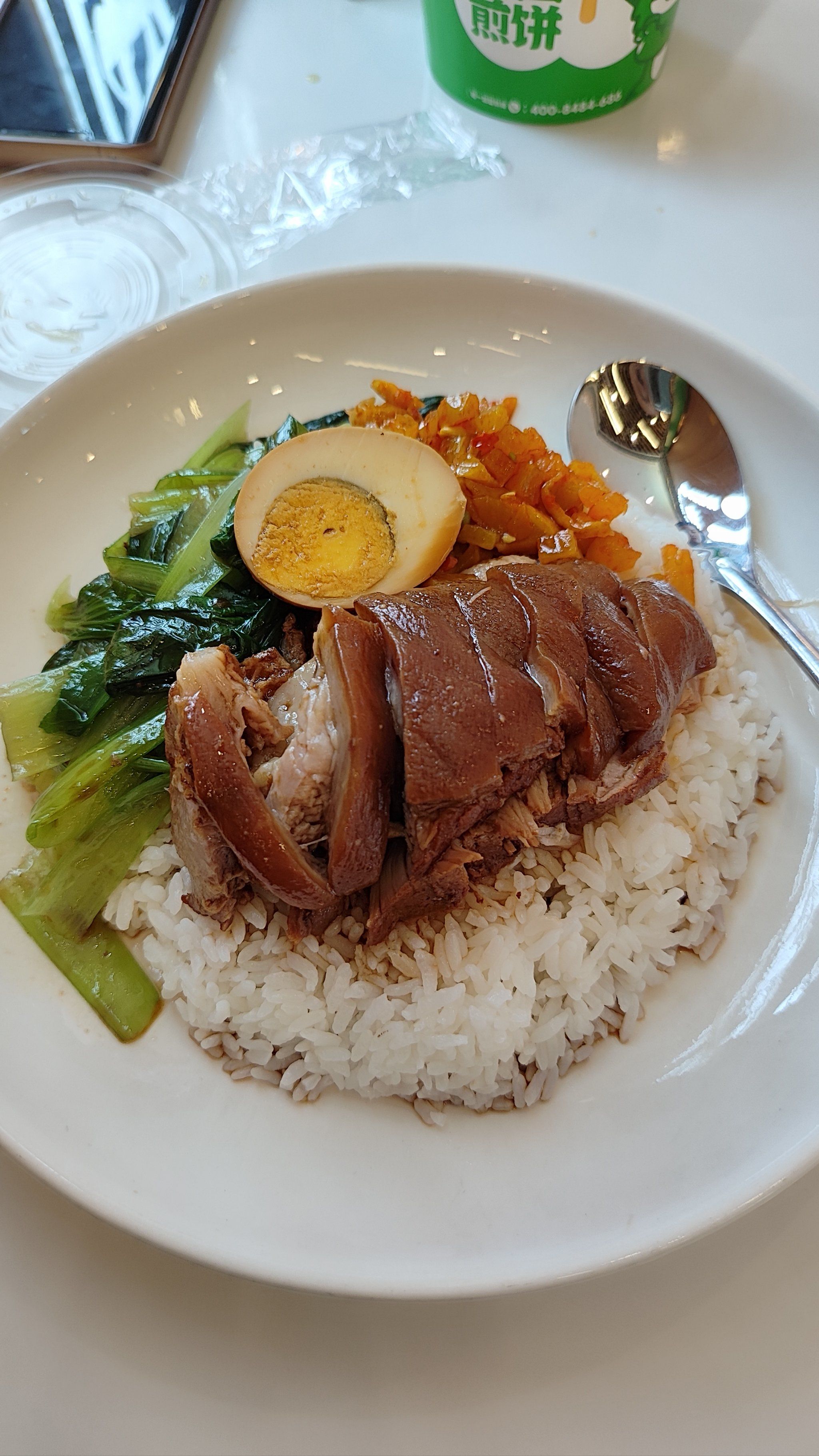 油亮亮的卤肉饭,真满足