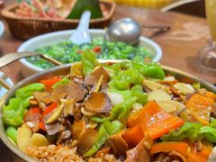 -老滇山寨•云南特色菜•地方菜•民族风情歌舞表演(金碧店)