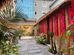 -二厨·吊桥小院·脆皮烧鸡公·本地农家菜(沿江西路店)