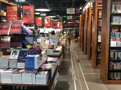 -西西弗书店&矢量咖啡(凯德晶萃广场店)