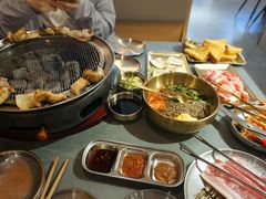 -围炉肉舍•炭烤活鳗•丹东海鲜烤肉(步行街店)