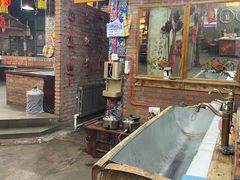 -鱼窝棚柴火铁锅炖(富山屯店)