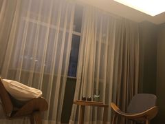 -西安大雁塔科技大学地铁站亚朵酒店