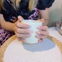 -VIVI BEAUTY  美甲美睫皮肤管理中心