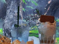 -Chom Cafe and Restaurant