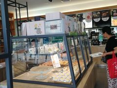 面包甜点陈列柜-仟吉(虎泉店)