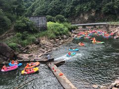 -安吉龙王山峡谷漂流