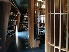 -钟书阁(松江泰晤士小镇店)