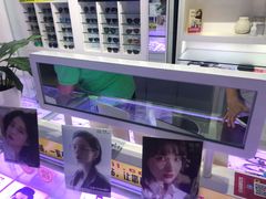 -提一眼镜·蔡司·依视路(小寨店)