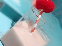 草莓奶昔-一盒小幸运
