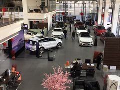 -上海星瀚奔驰4S店(红柳路店)