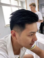 -镁连社·美联社