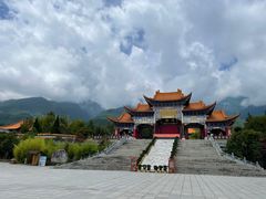 -三塔倒影公园