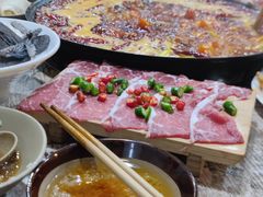 -渝嘴小老弟老火锅(华新村店)