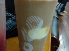 双球冰淇淋红茶-CoCo都可(香港名都店)