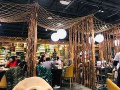 大堂-日进一片海.生腌海鲜火锅.宵夜烧烤(三里屯总店)