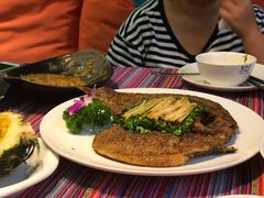 -香巴拉云南餐厅(华莱坞店)