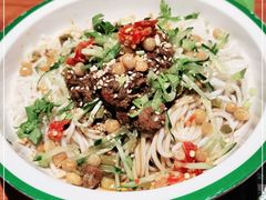 -百春原湖南牛肉粉(百联世纪店)