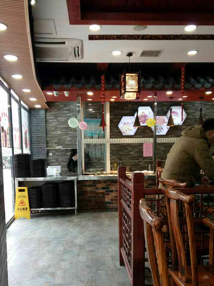 福满佳大食堂(西渡店)-"平民化的自选快餐餐厅,就在地铁5号线2号.