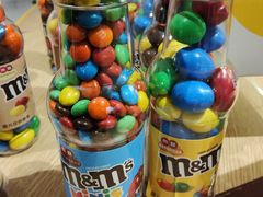 -m豆巧克力世界(上海世茂广场店)