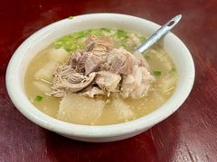 萝卜炖肘子-荣生萝卜汤饭店