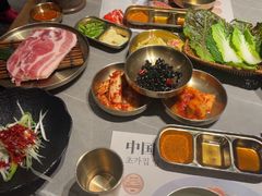 -草家酱蟹炭火烤肉店(珲春南路一店)