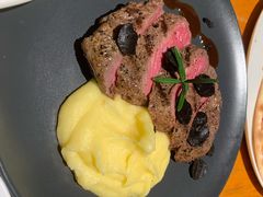 -JINNS锦时 steak&pizza(浸信会礼拜堂旧址店)