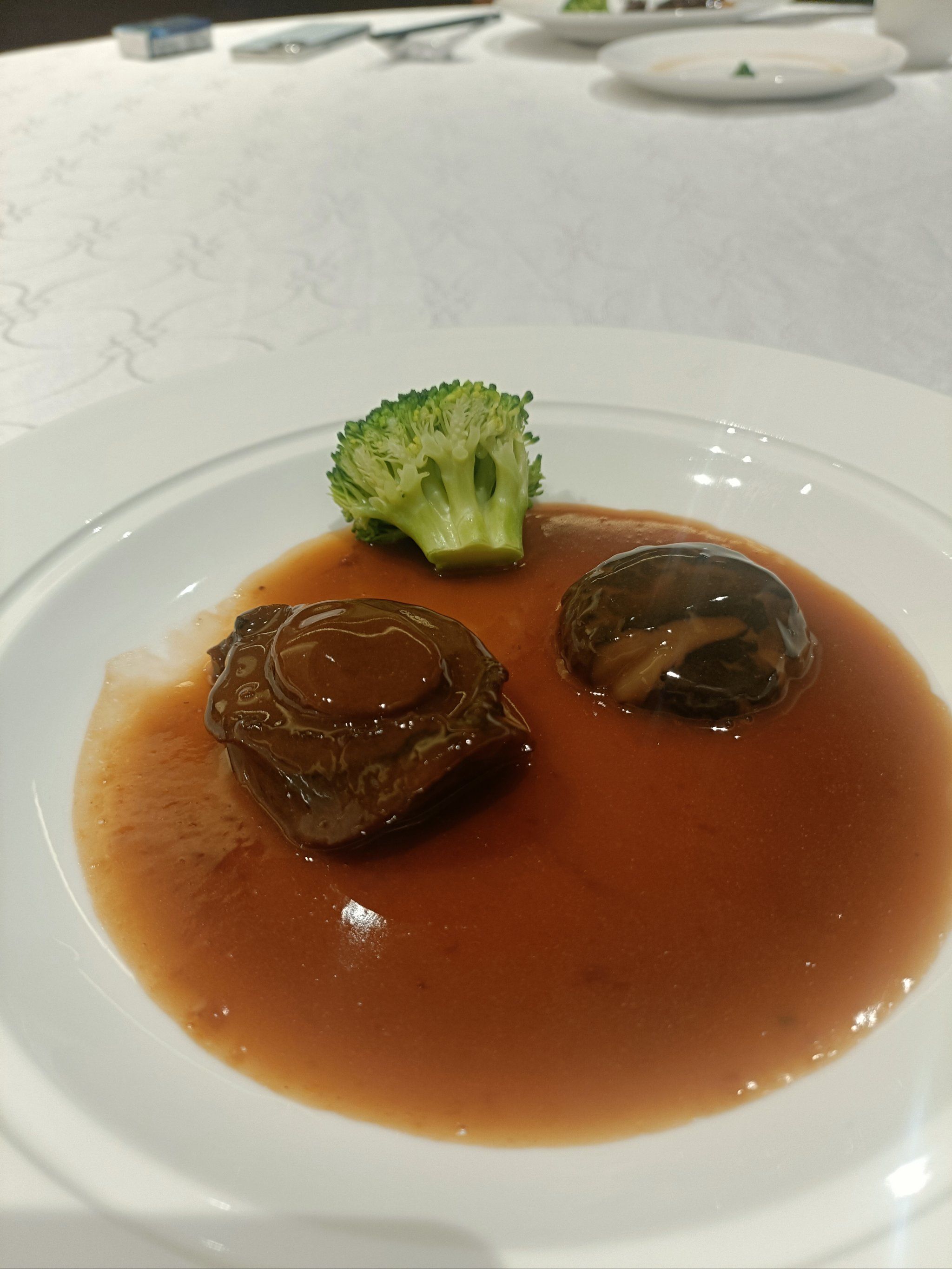 品鉴午间美味佳肴,198元的燕鲍翅套餐