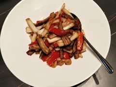 -鞍山大白鲨美食酒店