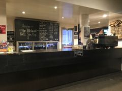 -Lake Hawea Hotel