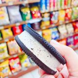 比饼干大上一整圈的奥利奥冰淇淋