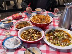-洪霞餐馆·川菜·鲜货现炒(两江春城店)