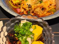 -涨巢·潮玩水疗局