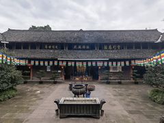 -峨眉山报国寺