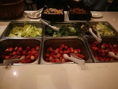 草莓-The COOK·厨餐厅·自助餐(浦东嘉里大酒店)