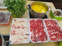-杨老板·海鲜集市火锅·鲜切牛肉(中防万宝店)
