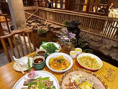 -花溪雨·森林餐厅(石基店)
