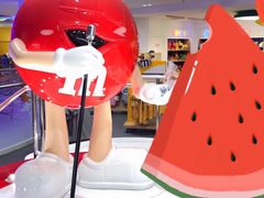 -m豆巧克力世界(上海世茂广场店)