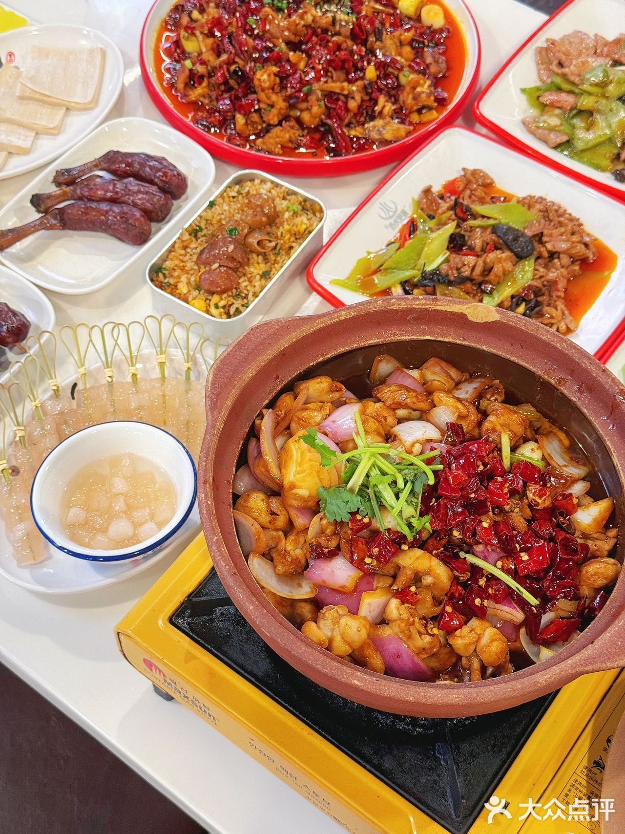 谁懂！竟然在肥肠煲里面吃到“卫生纸”