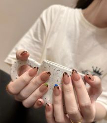-赢韵美甲美睫瑞士净斑中心