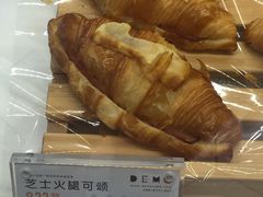 芝士火腿可颂-DEMO黛慕蛋糕(中泰店)