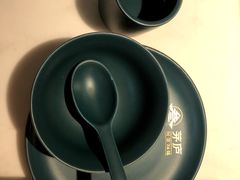 餐具摆设-茅庐川菜(烟台大悦城店)
