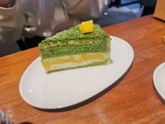 芒果抹茶奶油奶酥蛋糕-black rainbow coffee