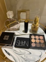 -香港倾城国际·美容美体中心