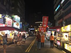 -六合夜市